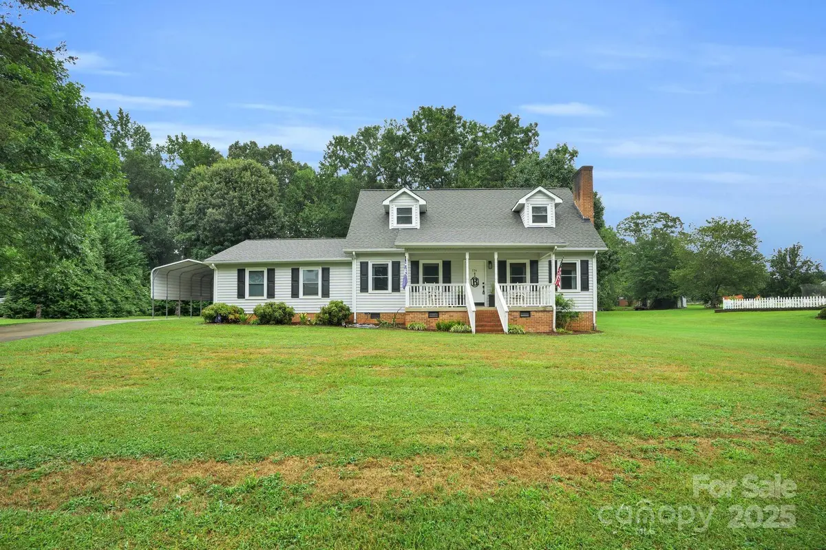 774 Pine Haven CIR, Clover, SC 29710