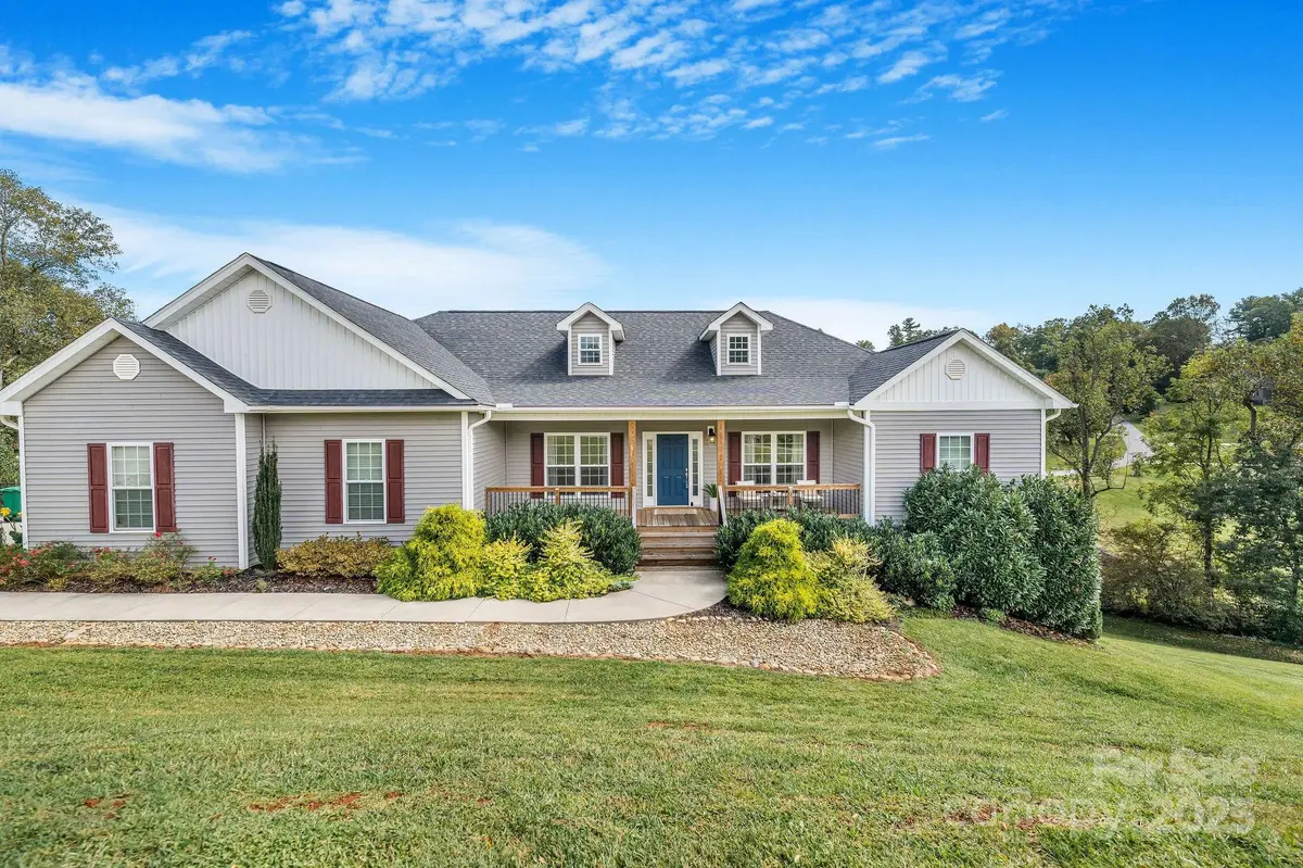 81 Double Brook DR, Weaverville, NC 28787