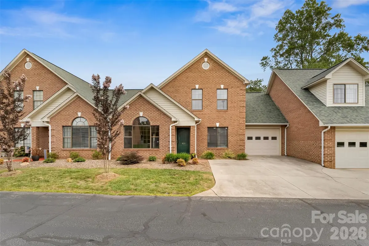 1635 20th Avenue CT NE, Hickory, NC 28601