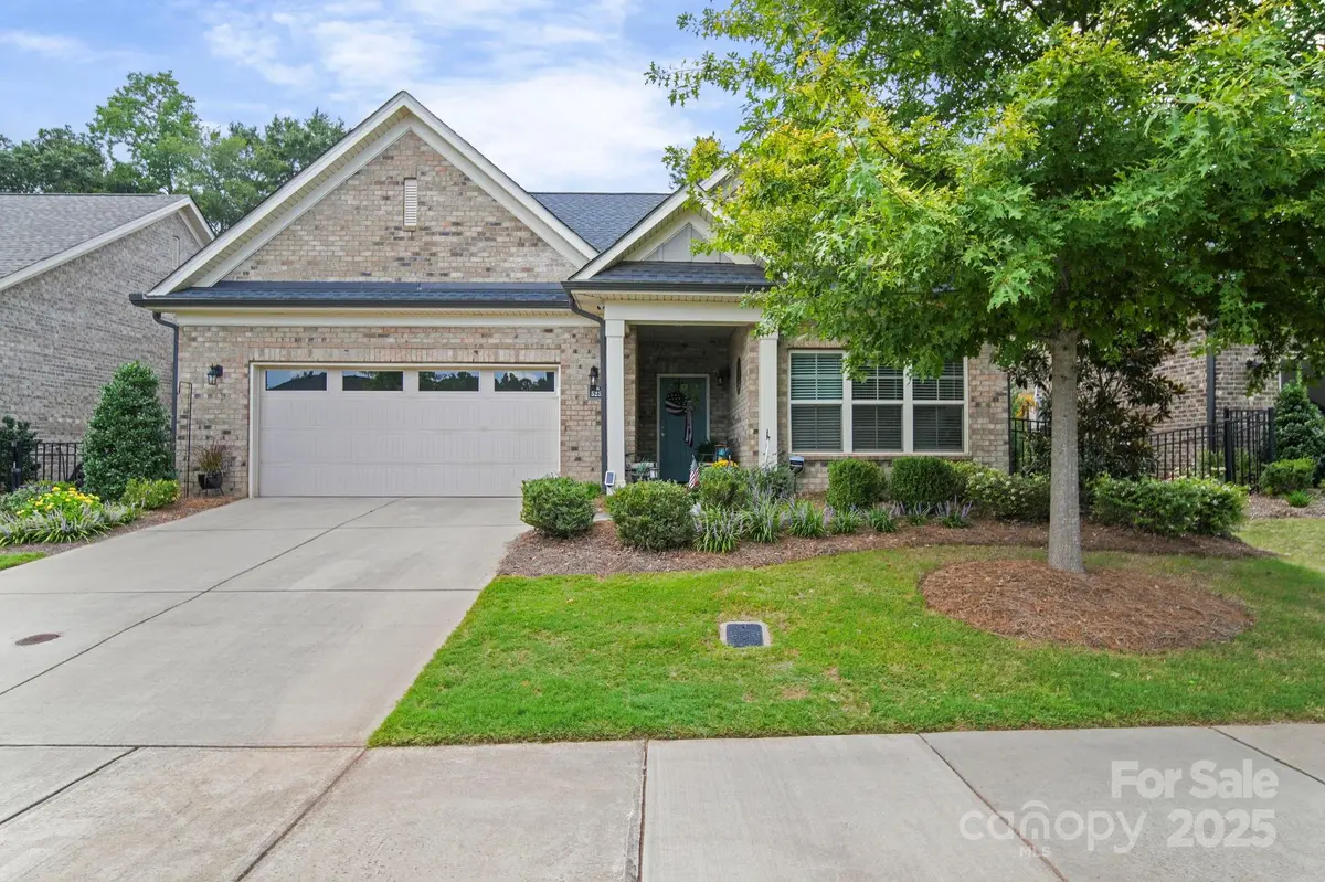 5256 Courtyard LN, Belmont, NC 28012