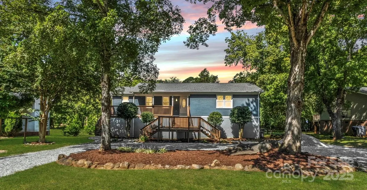 6106 Cambridge DR, Harrisburg, NC 28075