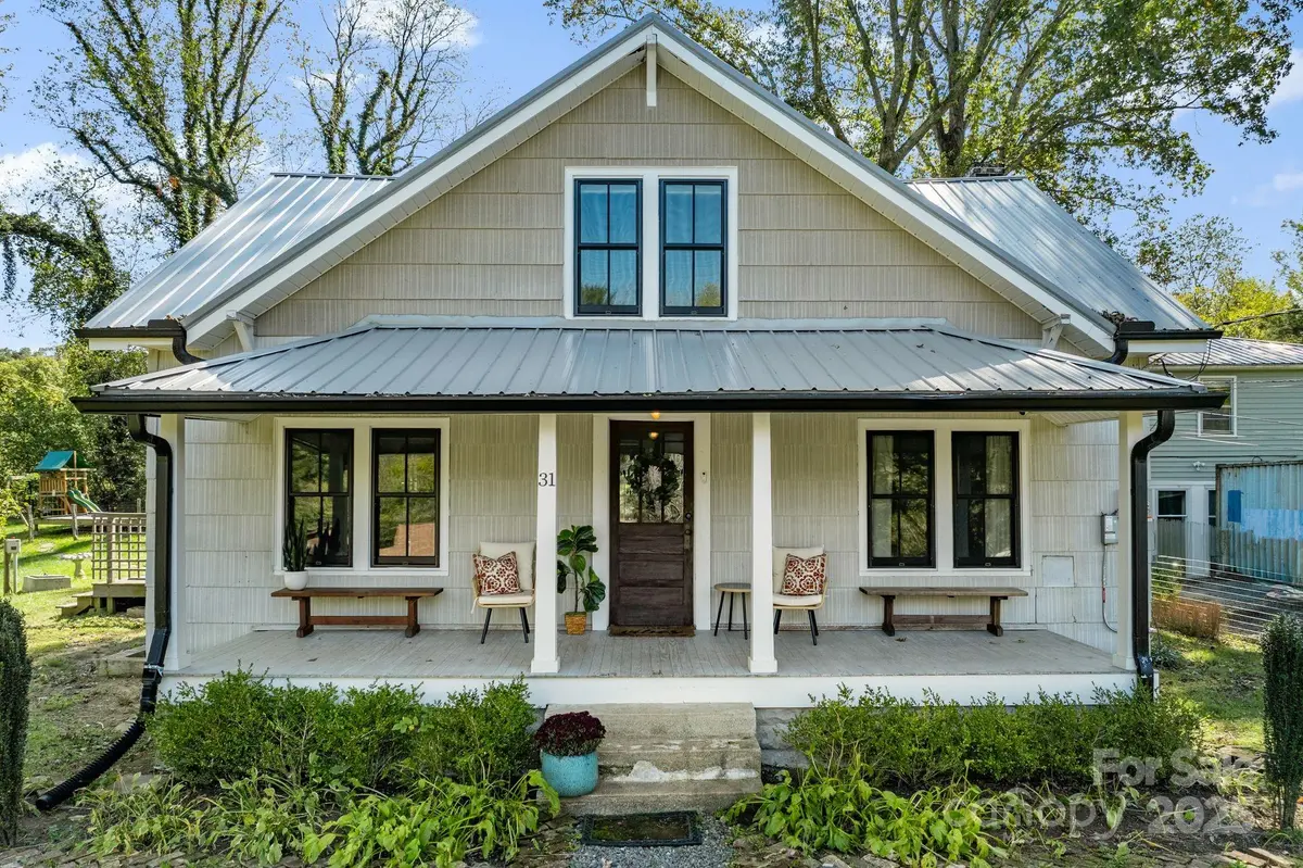 31 Massey RD, Asheville, NC 28804