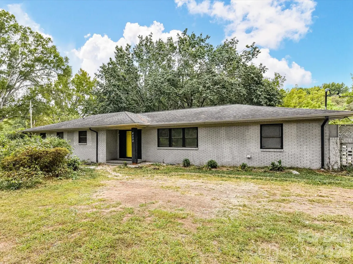 4500 Matthews Mint Hill RD, Matthews, NC 28105