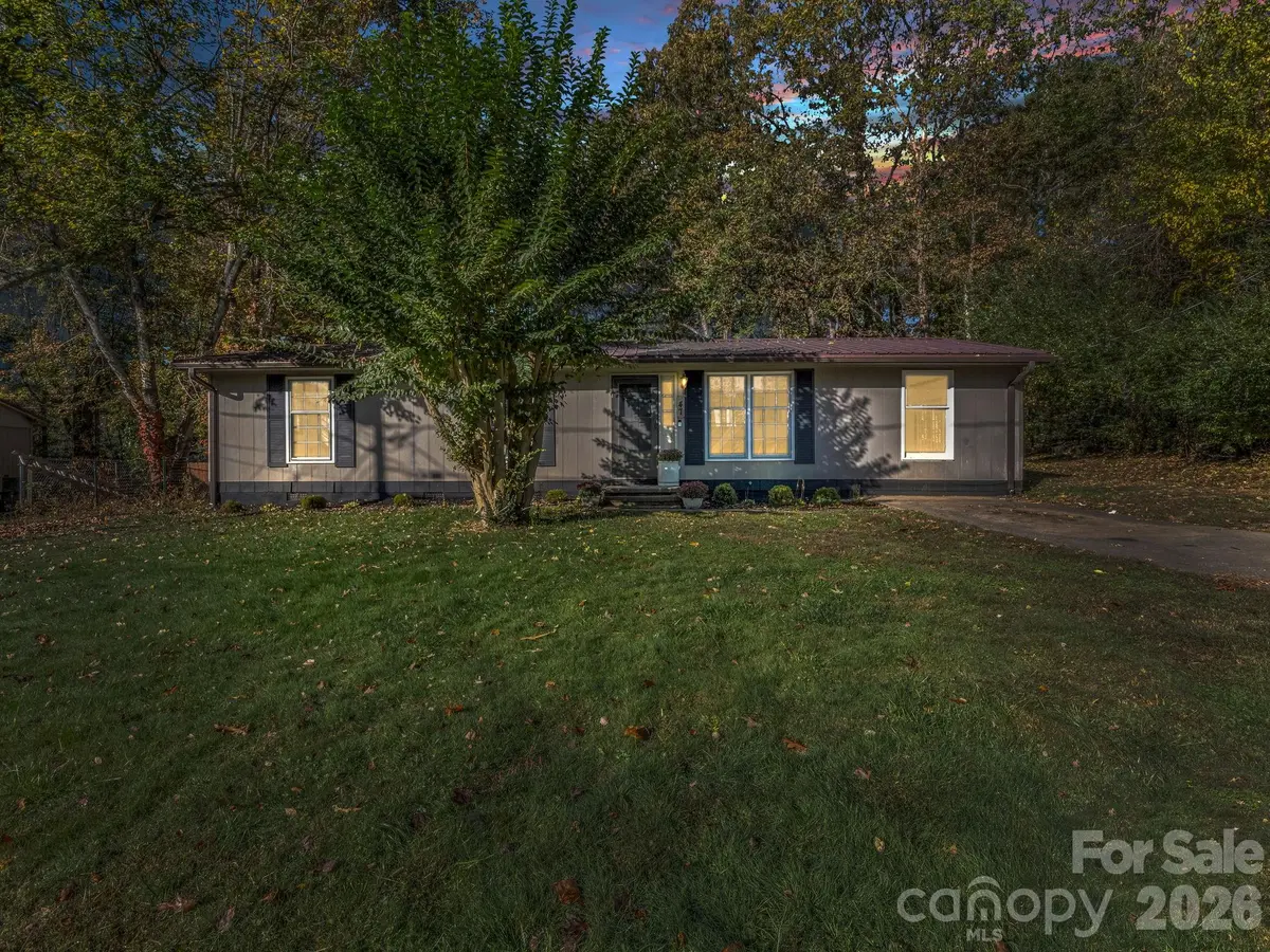 47 Springside DR, Hendersonville, NC 28792
