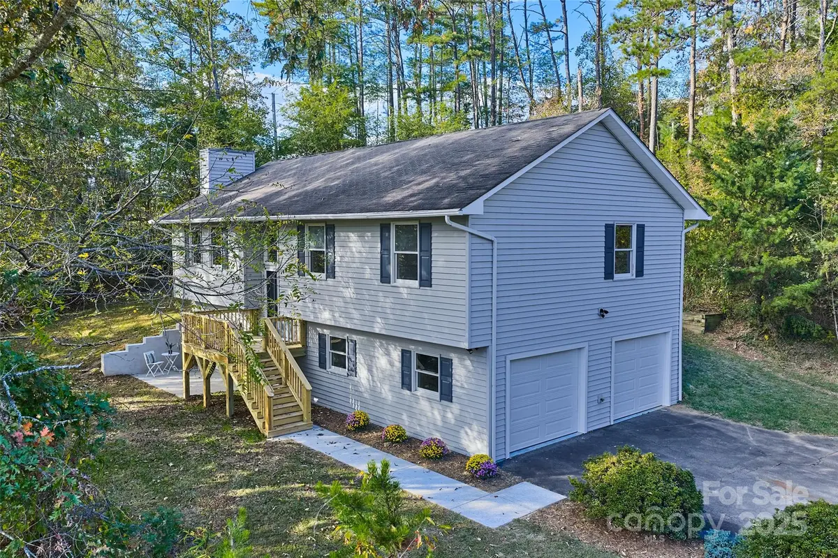10 Evening Shade DR, Weaverville, NC 28787