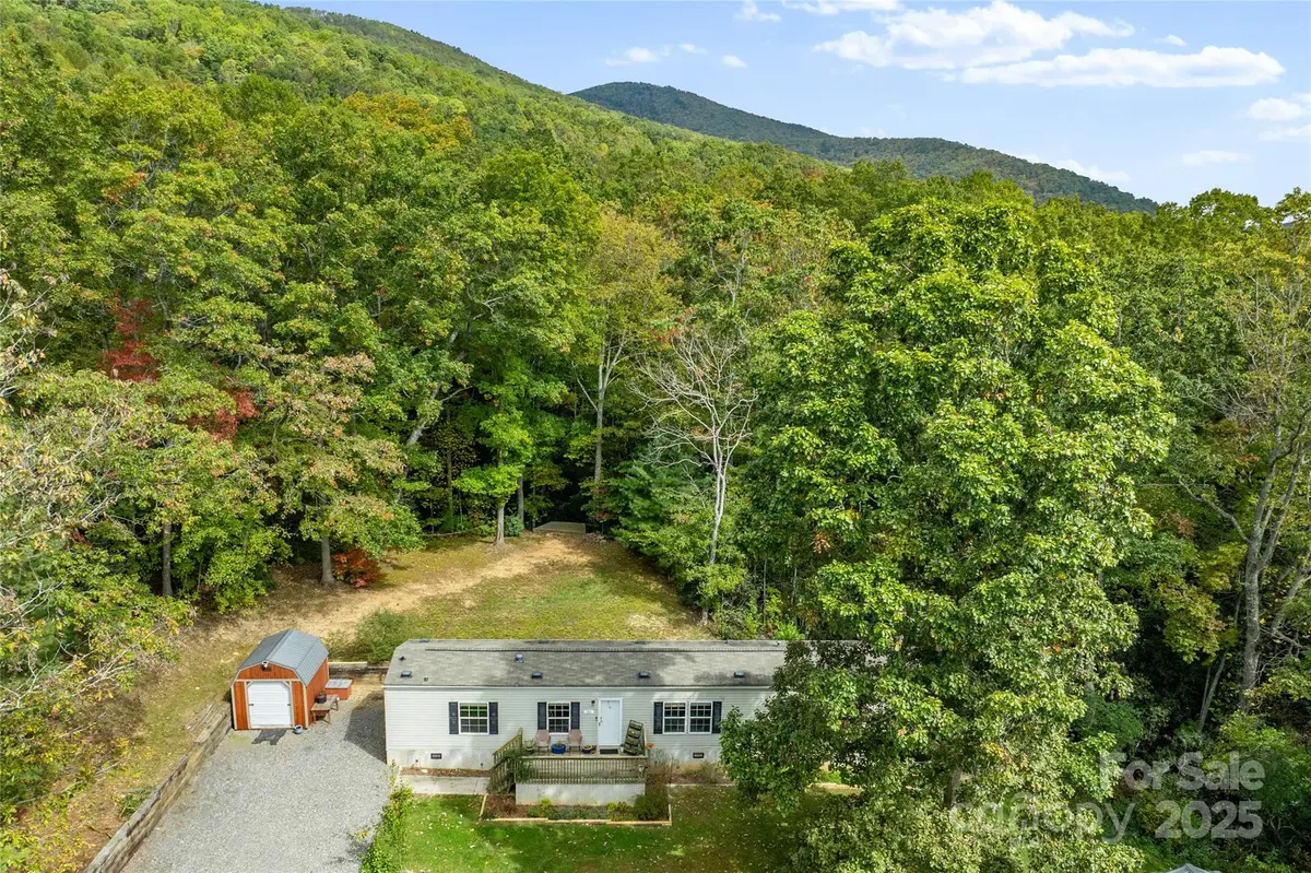 31 Laurel Brook DR, Fairview, NC 28730