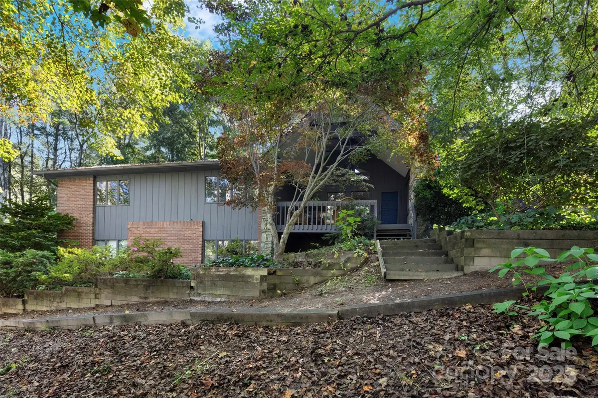 18 Brook Forest DR, Arden, NC 28704