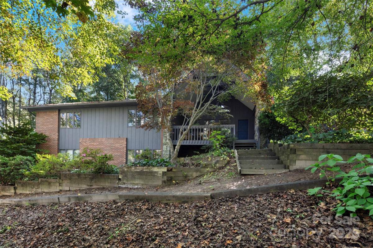 18 Brook Forest DR, Arden, NC 28704
