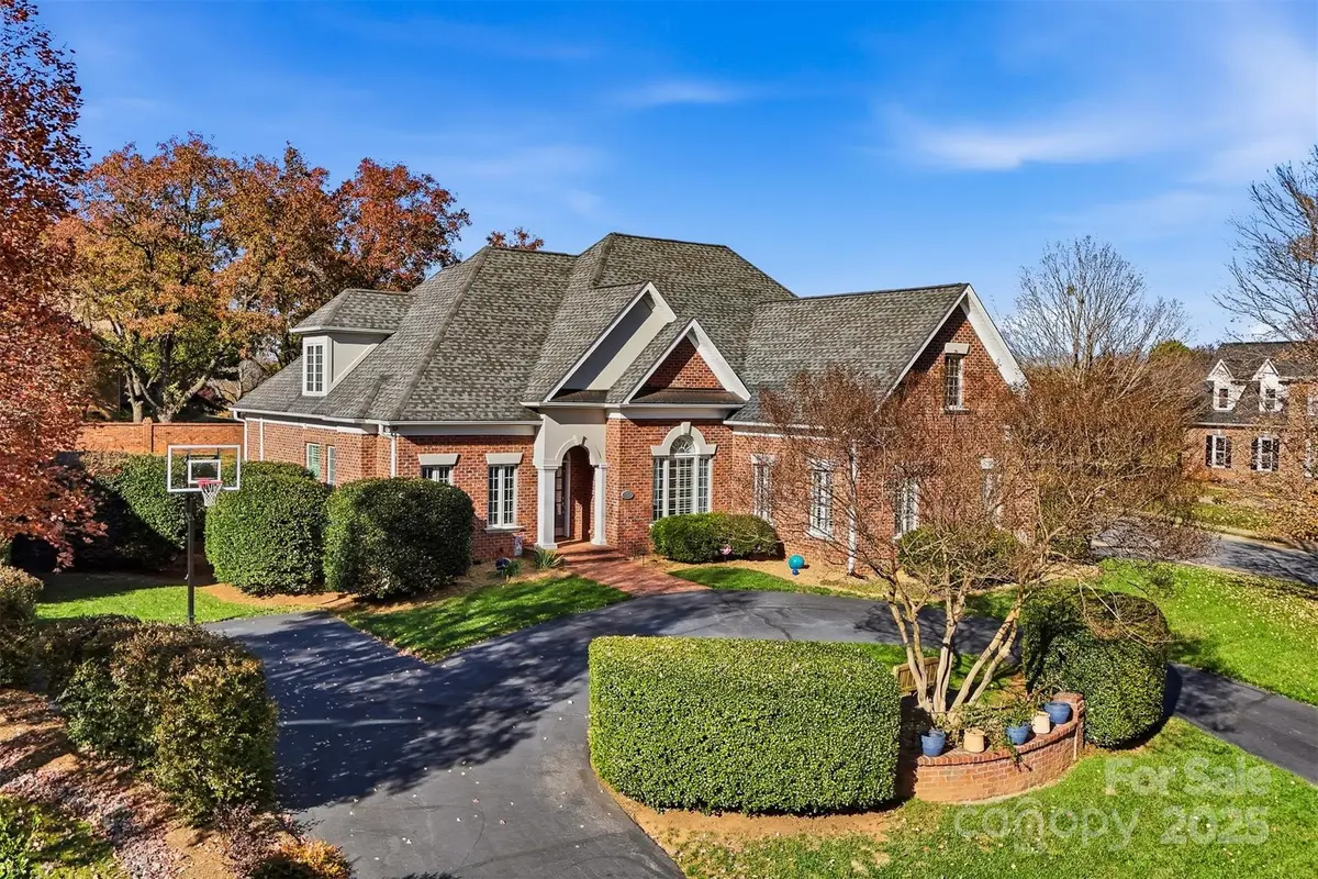 3997 2nd Street DR NW, Hickory, NC 28601