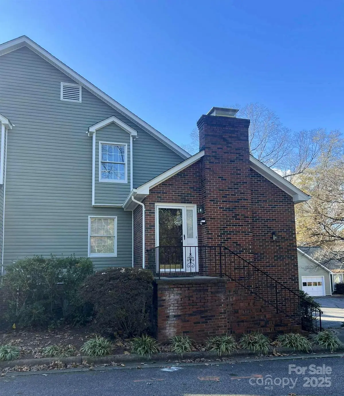 261 5th AVE NE #1, Hickory, NC 28601