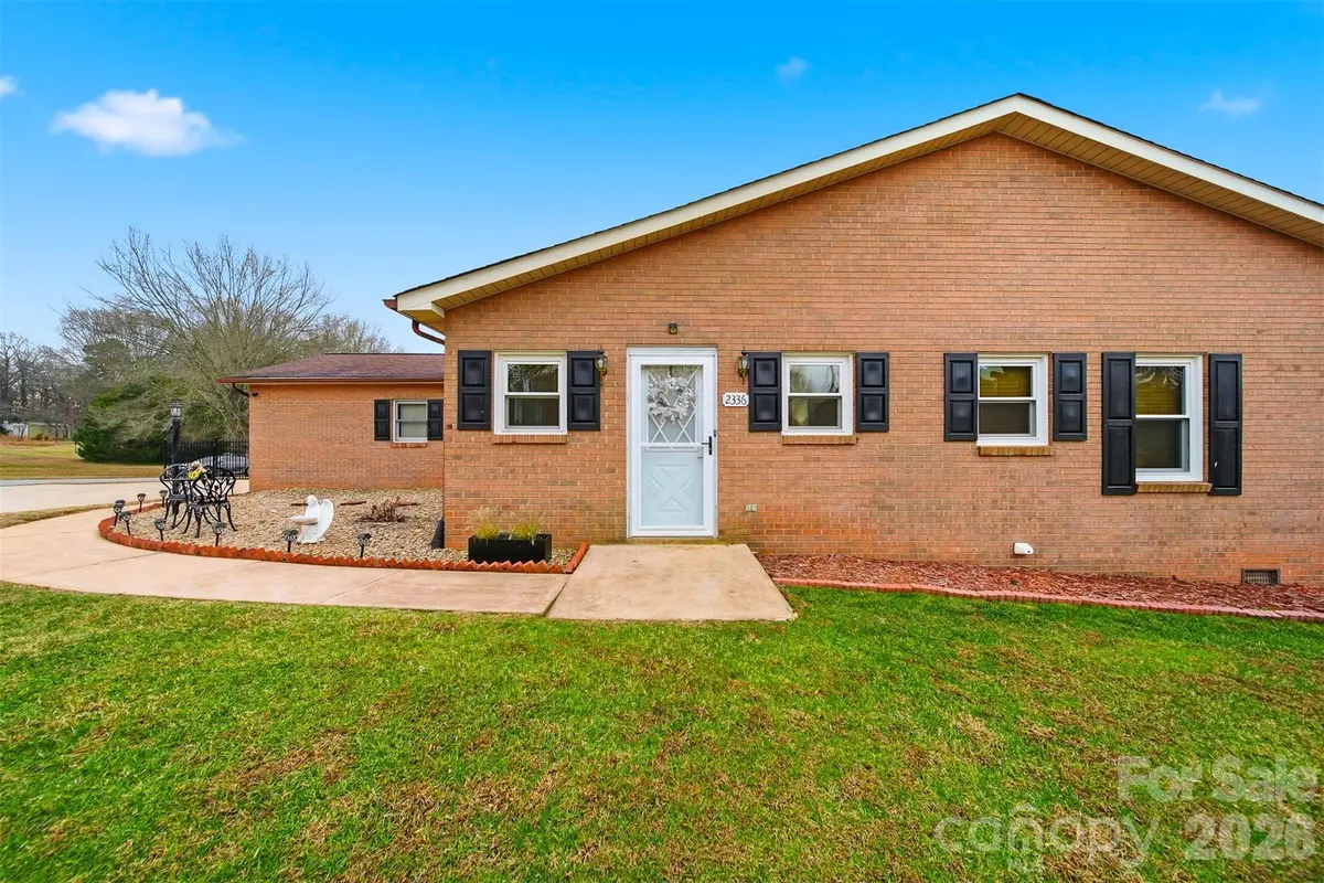 2336 21st AVE NE, Hickory, NC 28601