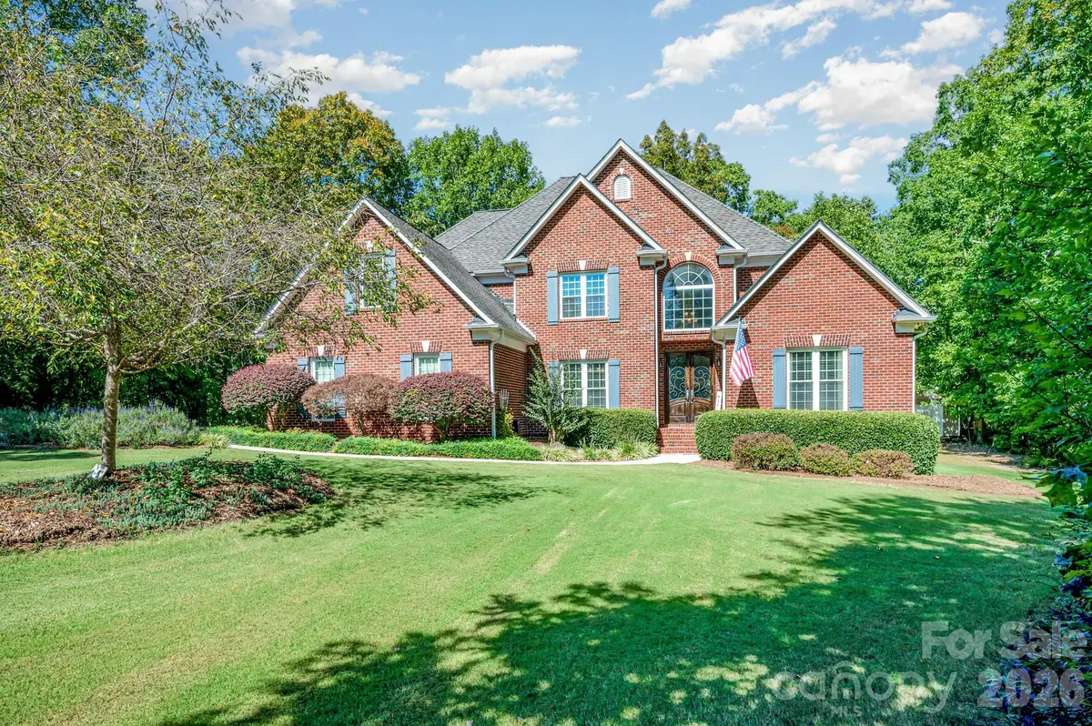 400 Foxglove LN, Indian Trail, NC 28079