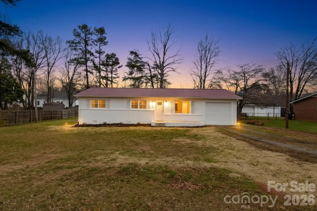 339 S Eastway DR, Troutman, NC 28166