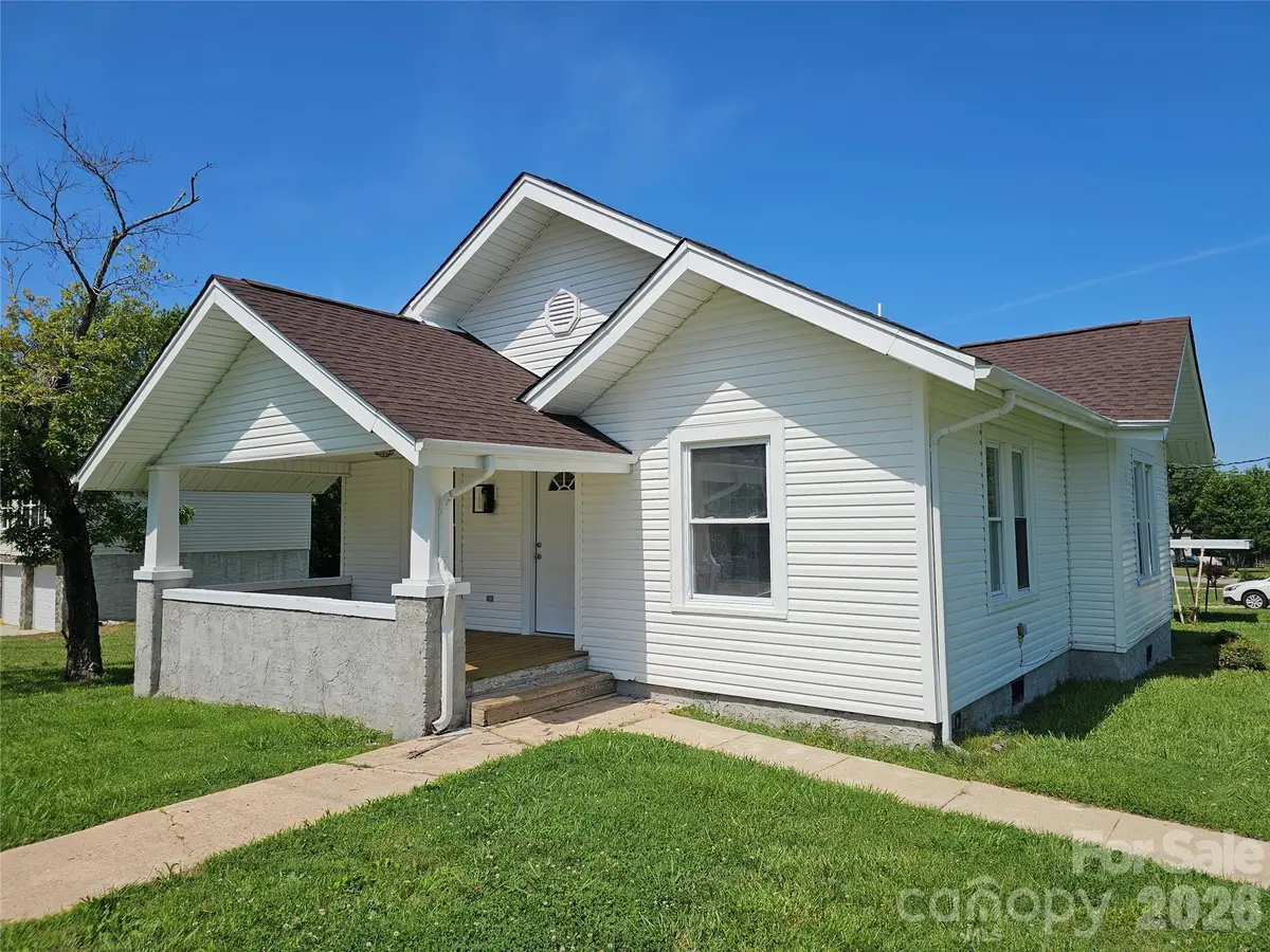 1704 16th ST NE, Hickory, NC 28601