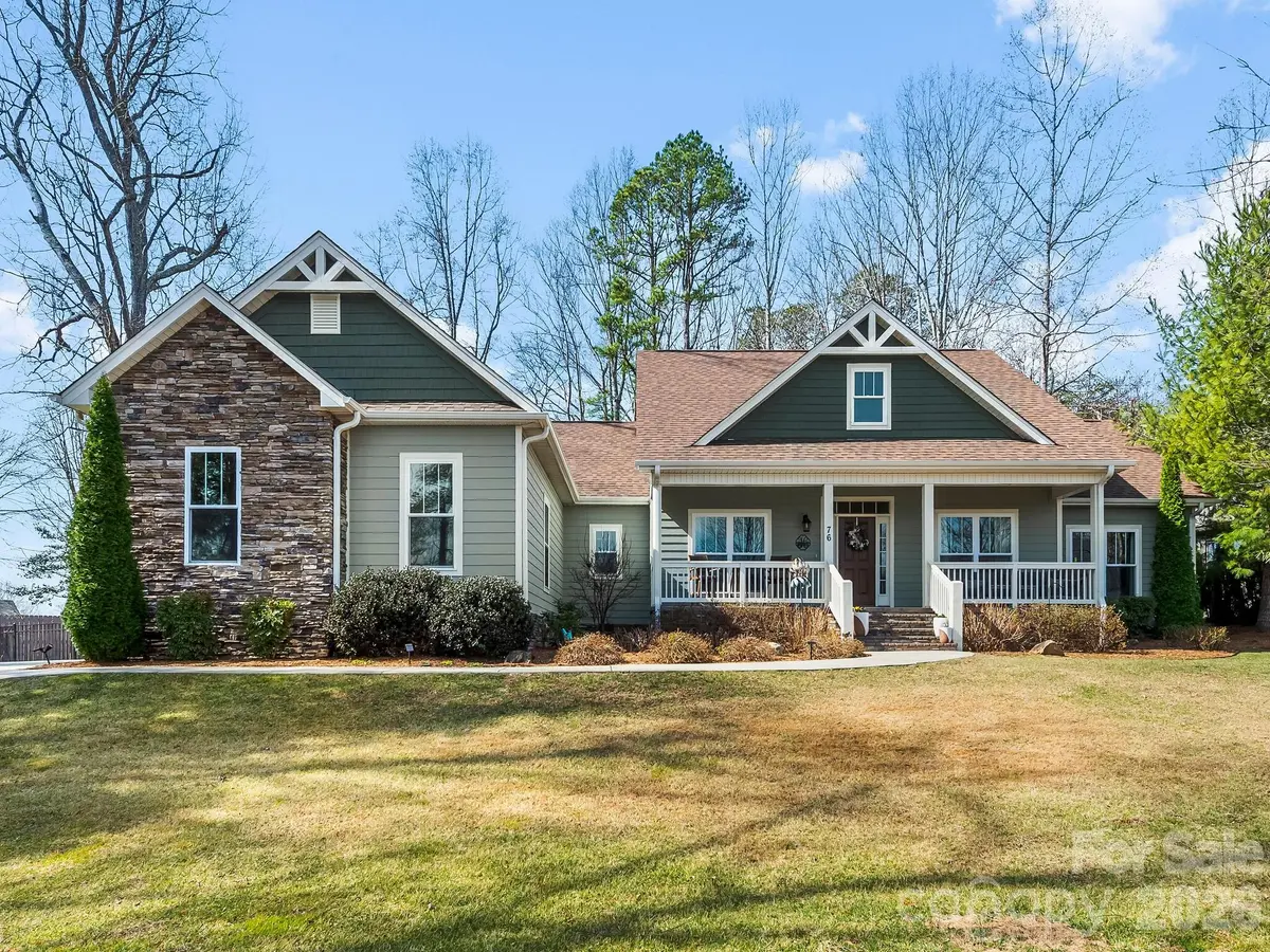 76 Ledgestone DR, Fairview, NC 28730