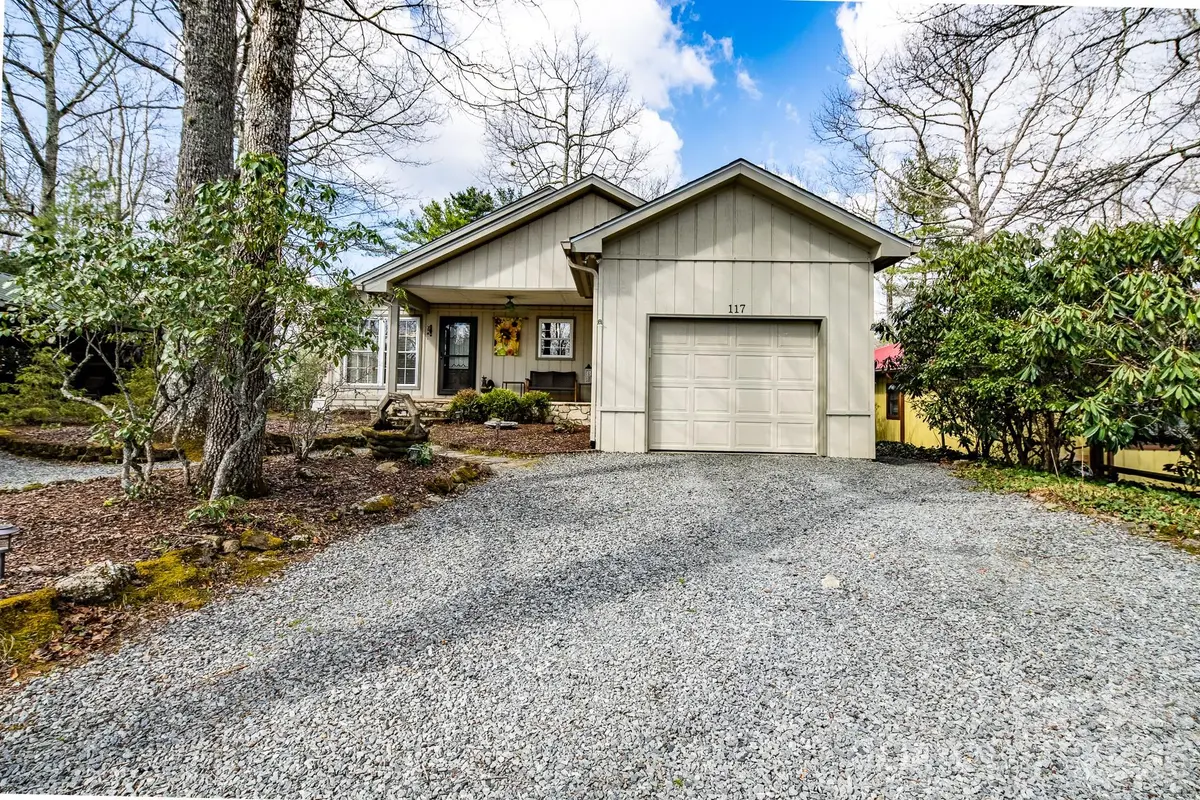 117 Hickory LN, Newland, NC 28657