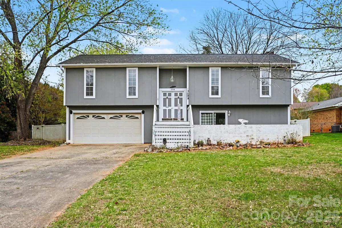 208 McGregor RD, Gastonia, NC 28056
