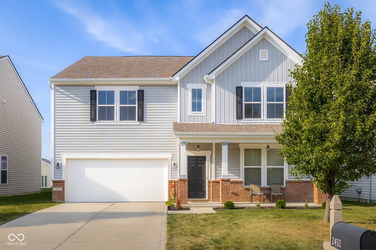 2432 Creekland DR, Columbus, IN 47201