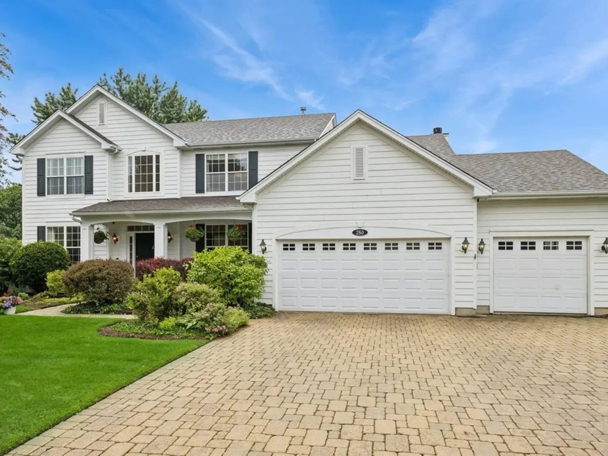 260 Summerdale LN, Algonquin, IL 60102