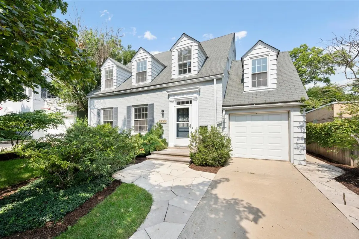 3211 Park PL, Evanston, IL 60201