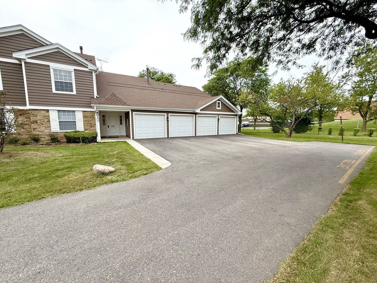 601 Hanover CT #Z1, Schaumburg, IL 60194