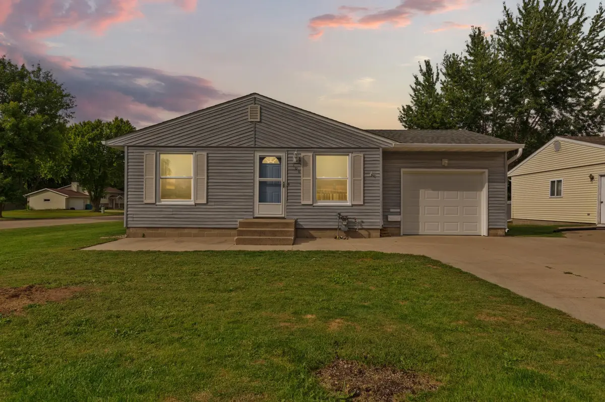 706 17th ST NE, Owatonna, MN 55060