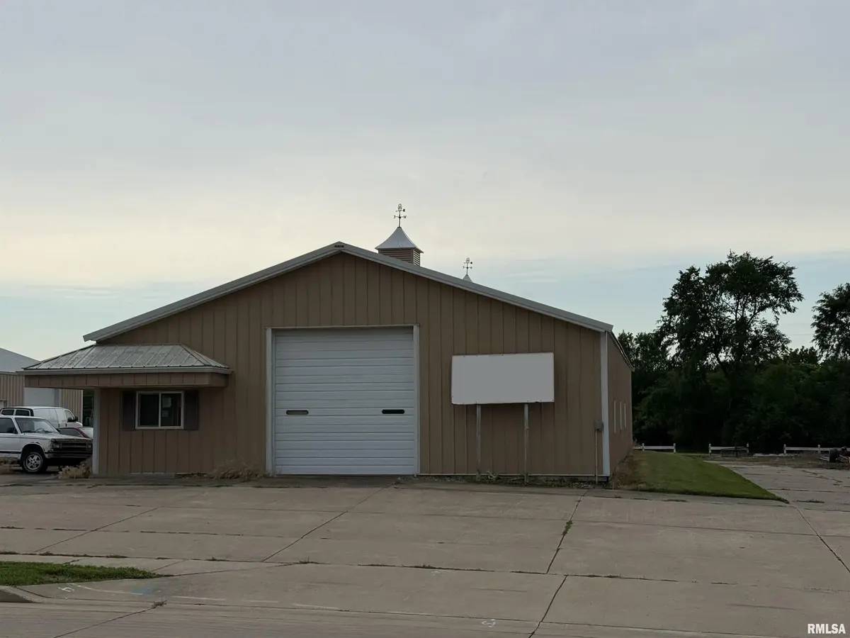 1019 W GRANT ST, Macomb, IL 61455