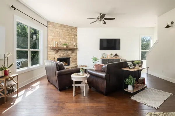 901 Panorama DR, Dripping Springs, TX 78620