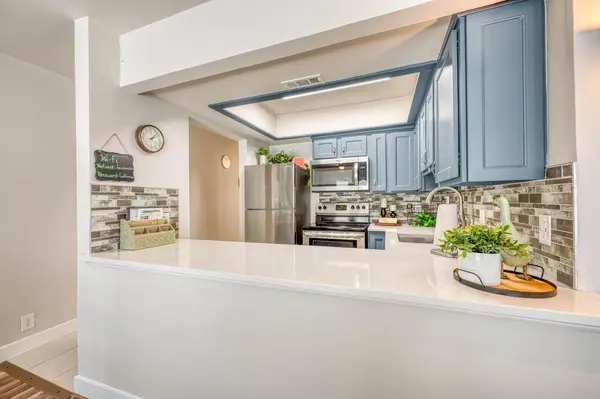 200 Free Rein #5, Horseshoe Bay, TX 78657