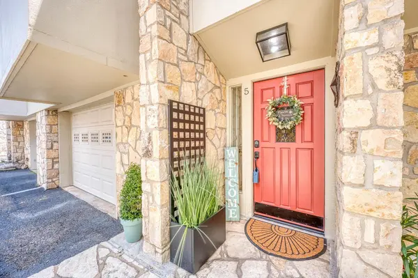 200 Free Rein #5, Horseshoe Bay, TX 78657