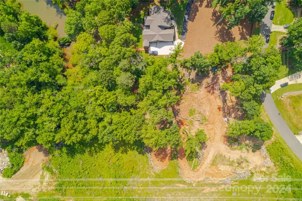 345 Squirrel LN, Clover, SC 29710