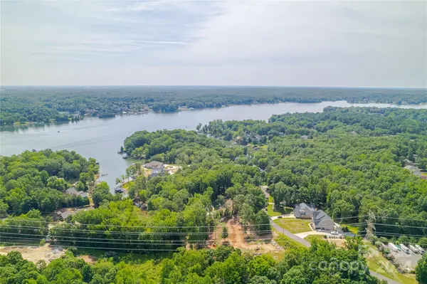 345 Squirrel LN, Clover, SC 29710