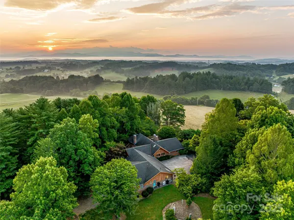 703 Crestview DR, Leicester, NC 28748