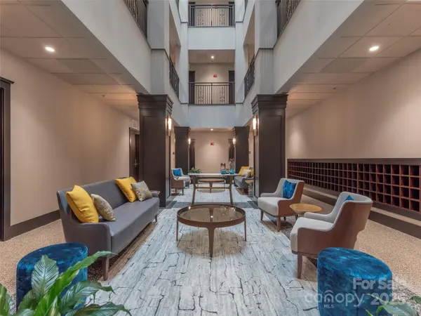 21 Battery Park AVE #305, Asheville, NC 28801