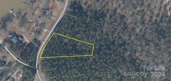 2132 Lakeshore RD, Camden, SC 29020