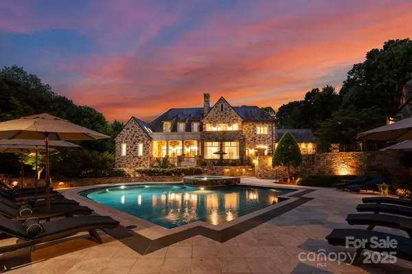 4536 Fox Brook LN, Charlotte, NC 28211