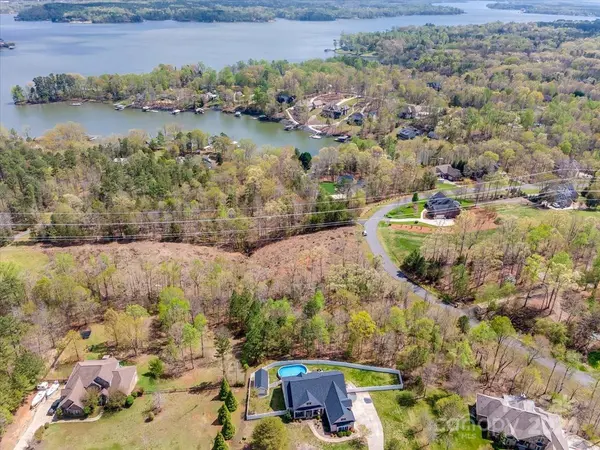 340 Catawba Crest LN, Clover, SC 29710
