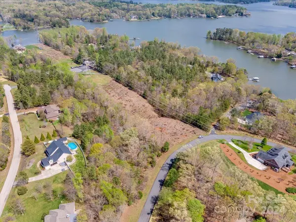 340 Catawba Crest LN, Clover, SC 29710