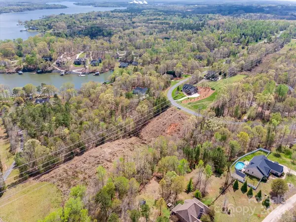 340 Catawba Crest LN, Clover, SC 29710