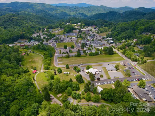 109 Puddingstone Pkwy #23, Banner Elk, NC 28604