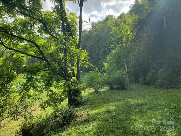 38 Glen Hill DR, Weaverville, NC 28787
