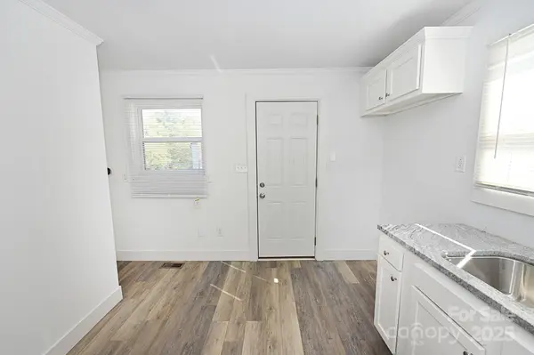 125 S Ervin AVE, Newton, NC 28658