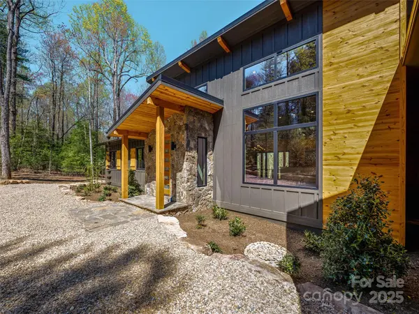 141 Danny LN, Brevard, NC 28712