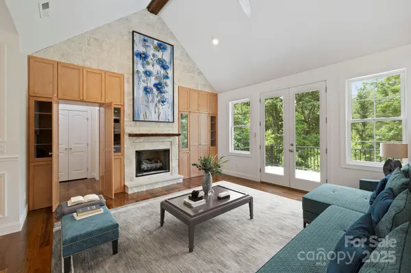 73 Wisdom Cove RD, Flat Rock, NC 28731