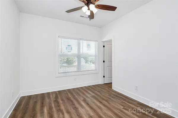 143 Tranquility LN, Harmony, NC 28634