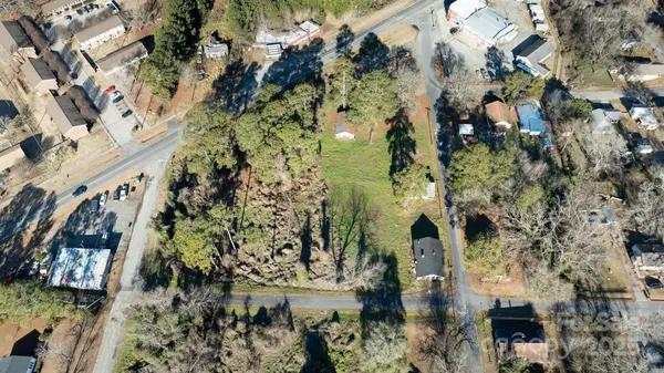 15 Catawba AVE, Great Falls, SC 29055