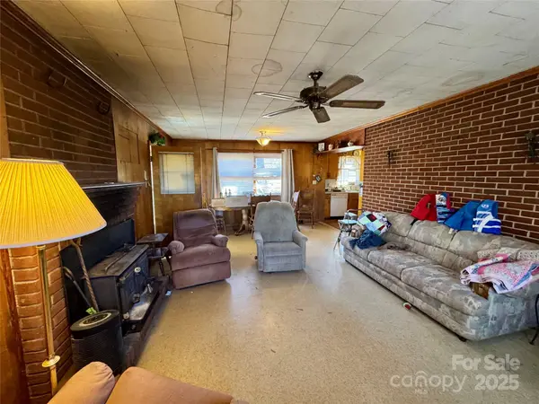 4073 Lee Cline RD, Conover, NC 28613