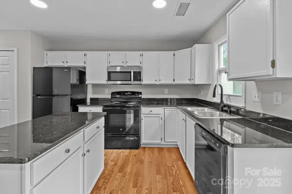 9014 Arbor Creek DR, Charlotte, NC 28269
