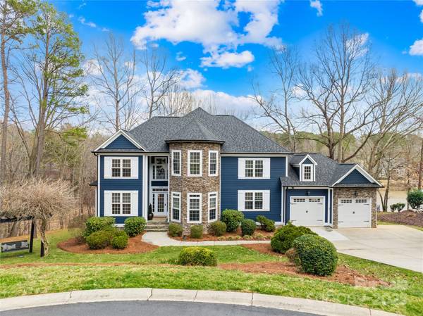 228 Wildwood Cove DR, Mooresville, NC 28117