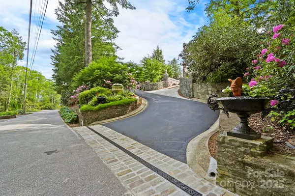 1245 Laurel LN, Blowing Rock, NC 28605